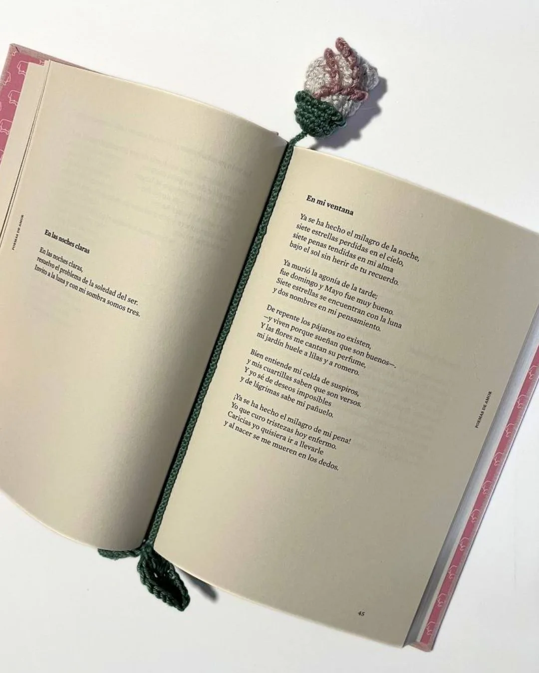 Marcapáginas pétalo